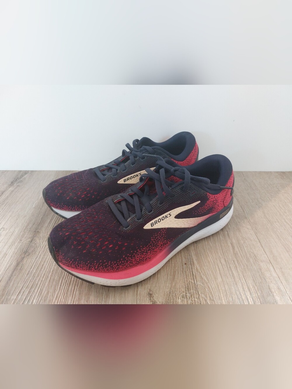 Brooks Ghost 16 Women's Size 8.5